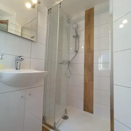 Pod Lipami Lägenhet