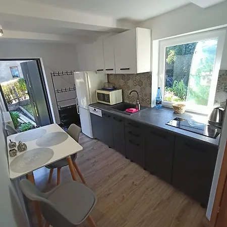 Pod Lipami Apartament *
